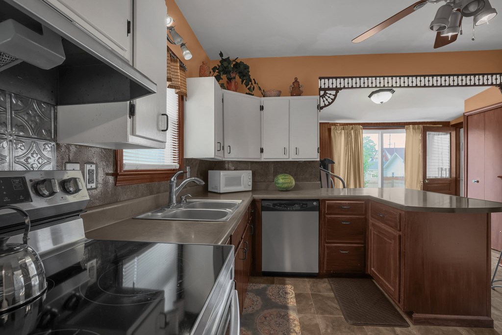 132 Orange Street, Galion, Ohio 44833, 3 Bedrooms Bedrooms, ,1 BathroomBathrooms,Residential,For Sale,Orange Street,9067158