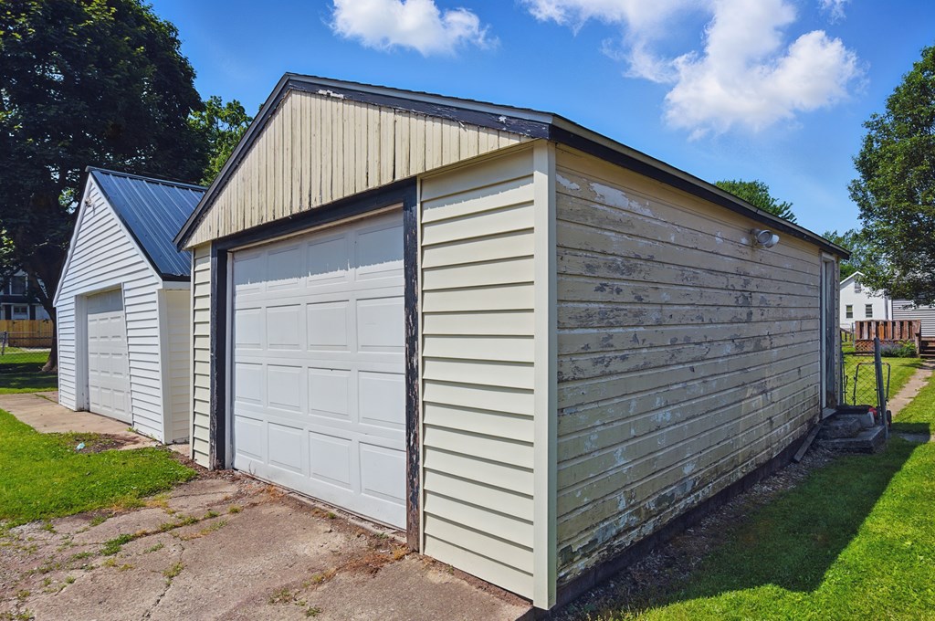 834 S Poplar Street, Bucyrus, Ohio 44820, 2 Bedrooms Bedrooms, ,1 BathroomBathrooms,Residential,For Sale,Poplar Street,9067171
