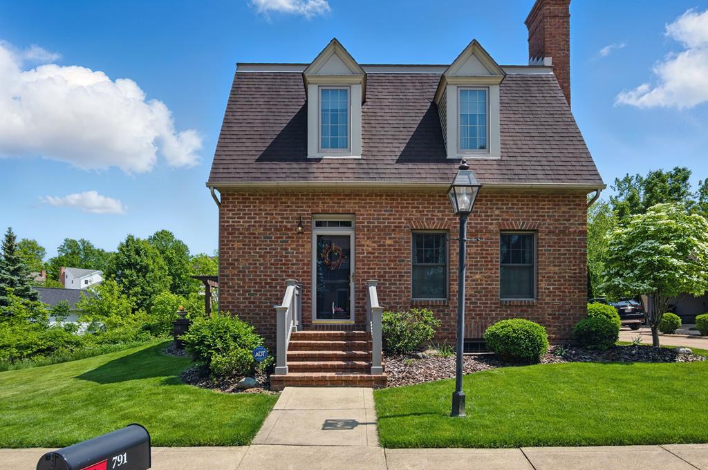 791 York Street W, Mansfield, Ohio 44904, 2 Bedrooms Bedrooms, ,3 BathroomsBathrooms,Residential,For Sale,York Street W,9067174