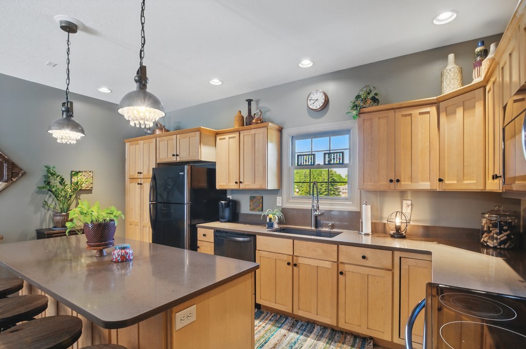 791 York Street W, Mansfield, Ohio 44904, 2 Bedrooms Bedrooms, ,3 BathroomsBathrooms,Residential,For Sale,York Street W,9067174