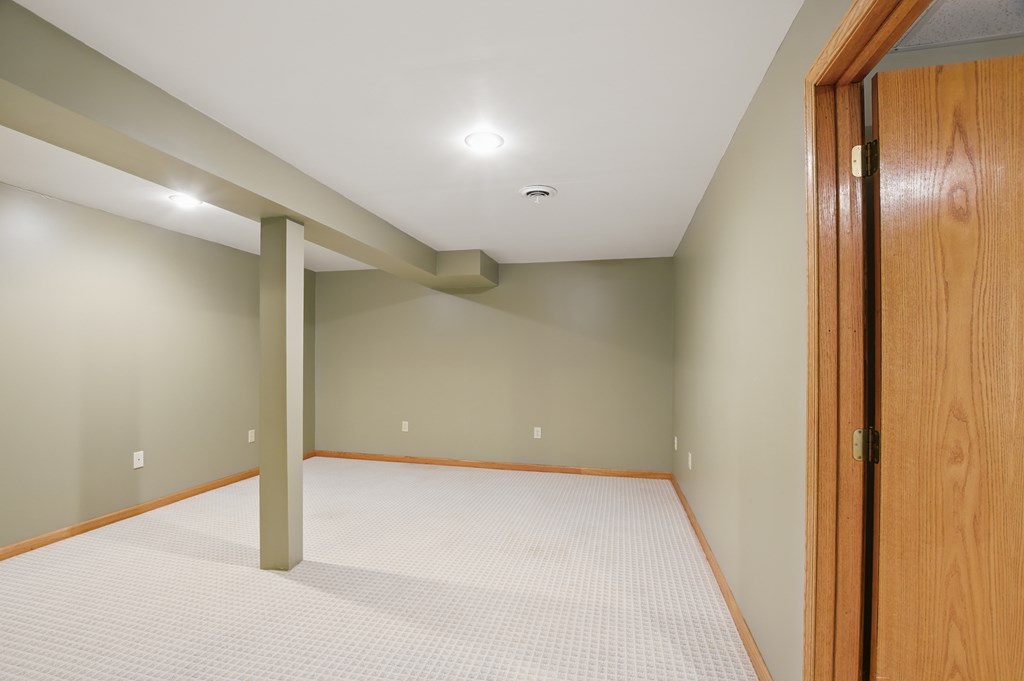 685 Timothy Drive, Willard, Ohio 44890, 3 Bedrooms Bedrooms, ,2 BathroomsBathrooms,Residential,For Sale,Timothy Drive,9067189