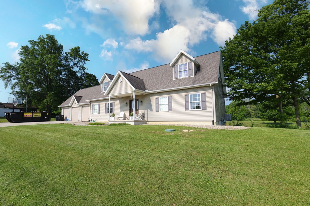 724 Poe Road, Bucyrus, Ohio 44820, 3 Bedrooms Bedrooms, ,3 BathroomsBathrooms,Residential,For Sale,Poe Road,9067208