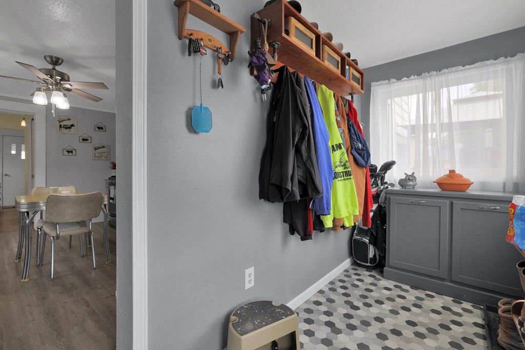 300 Walnut Street, Mount Vernon, Ohio 43050, 3 Bedrooms Bedrooms, ,1 BathroomBathrooms,Residential,For Sale,Walnut Street,9067235