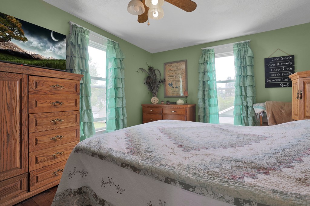 300 Walnut Street, Mount Vernon, Ohio 43050, 3 Bedrooms Bedrooms, ,1 BathroomBathrooms,Residential,For Sale,Walnut Street,9067235