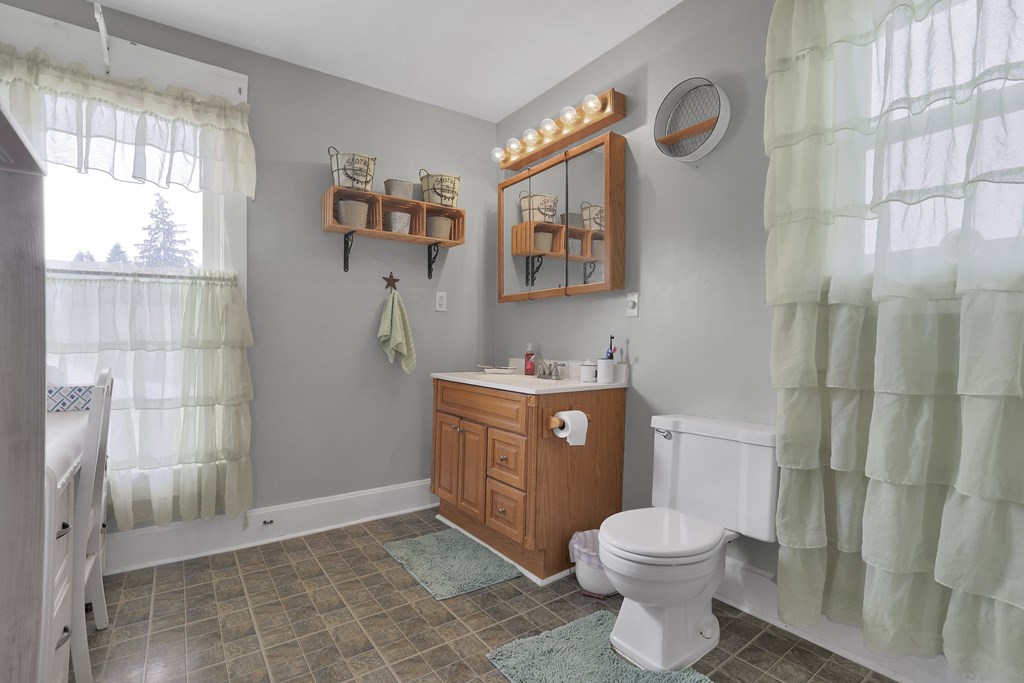 300 Walnut Street, Mount Vernon, Ohio 43050, 3 Bedrooms Bedrooms, ,1 BathroomBathrooms,Residential,For Sale,Walnut Street,9067235