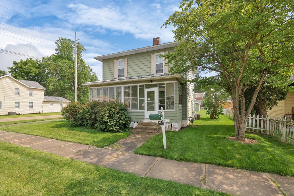 300 Walnut Street, Mount Vernon, Ohio 43050, 3 Bedrooms Bedrooms, ,1 BathroomBathrooms,Residential,For Sale,Walnut Street,9067235