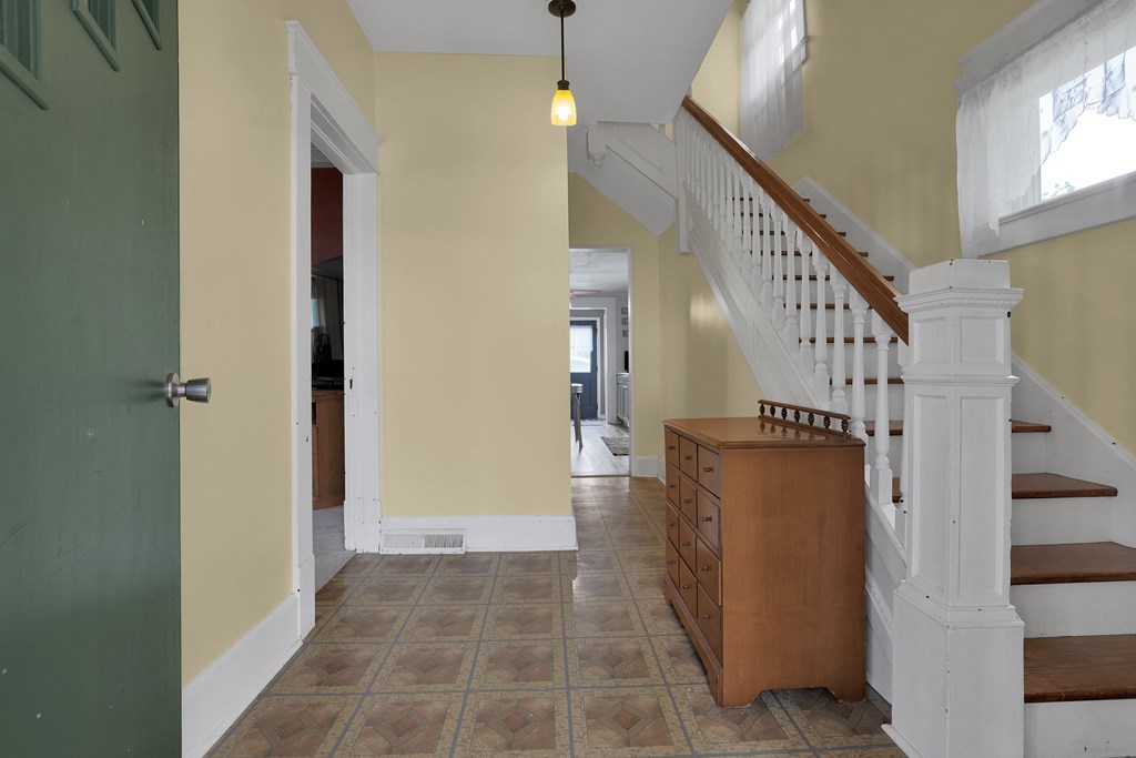 300 Walnut Street, Mount Vernon, Ohio 43050, 3 Bedrooms Bedrooms, ,1 BathroomBathrooms,Residential,For Sale,Walnut Street,9067235
