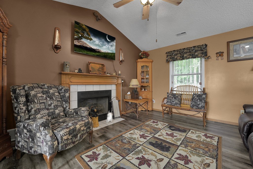 1923 August Drive, Ontario, Ohio 44906, 3 Bedrooms Bedrooms, ,2 BathroomsBathrooms,Residential,For Sale,August Drive,9067236