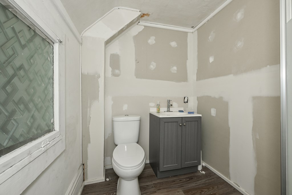 973 W Exchange Street, Akron, Ohio 44302, 4 Bedrooms Bedrooms, ,Residential Income,For Sale,Exchange Street,9067245