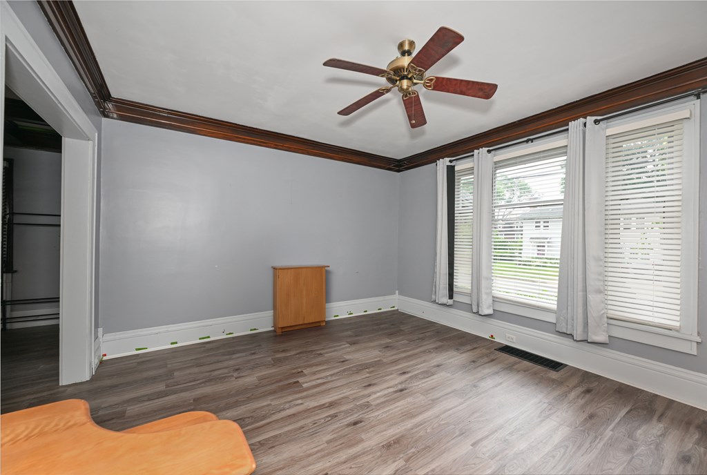 973 W Exchange Street, Akron, Ohio 44302, 4 Bedrooms Bedrooms, ,Residential Income,For Sale,Exchange Street,9067245