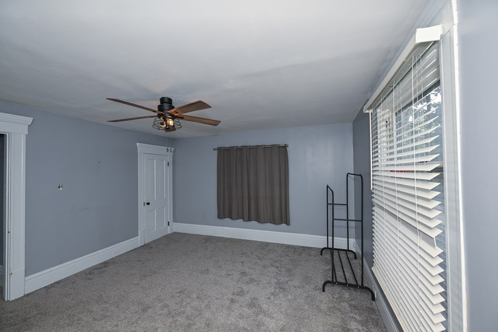 973 W Exchange Street, Akron, Ohio 44302, 4 Bedrooms Bedrooms, ,Residential Income,For Sale,Exchange Street,9067245