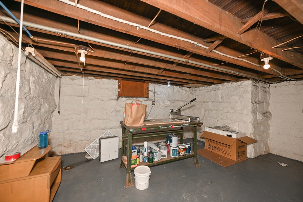 973 W Exchange Street, Akron, Ohio 44302, 4 Bedrooms Bedrooms, ,Residential Income,For Sale,Exchange Street,9067245