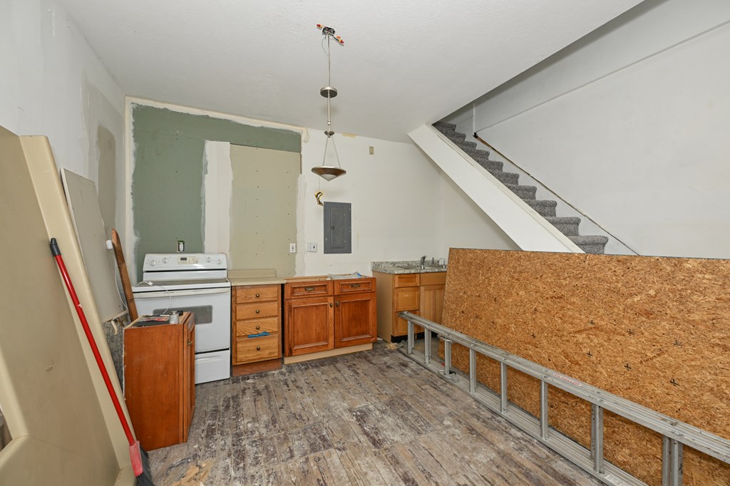 973 W Exchange Street, Akron, Ohio 44302, 4 Bedrooms Bedrooms, ,Residential Income,For Sale,Exchange Street,9067245