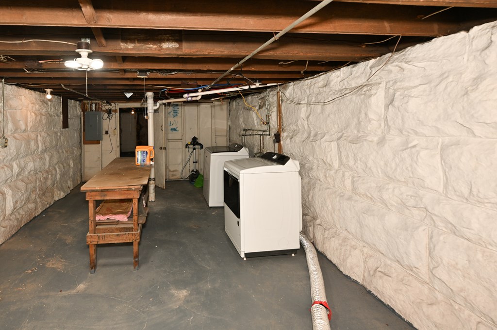 973 W Exchange Street, Akron, Ohio 44302, 4 Bedrooms Bedrooms, ,Residential Income,For Sale,Exchange Street,9067245
