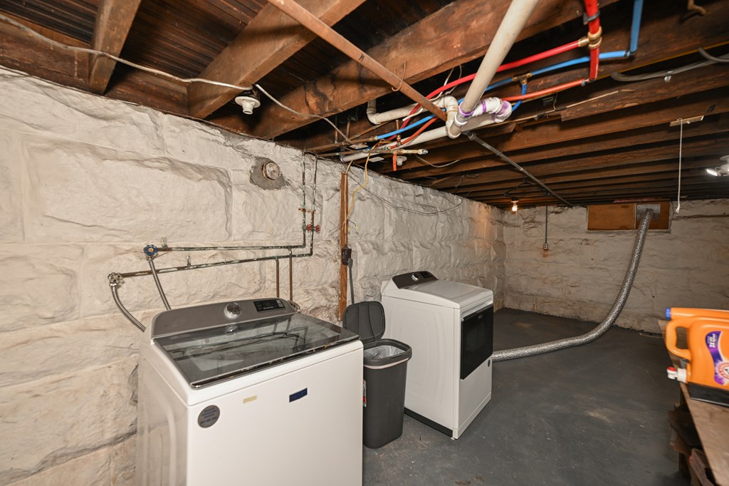 973 W Exchange Street, Akron, Ohio 44302, 4 Bedrooms Bedrooms, ,Residential Income,For Sale,Exchange Street,9067245