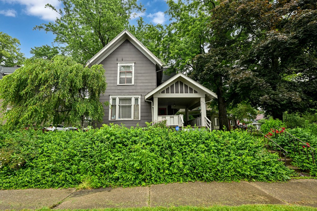 973 W Exchange Street, Akron, Ohio 44302, 4 Bedrooms Bedrooms, ,Residential Income,For Sale,Exchange Street,9067245