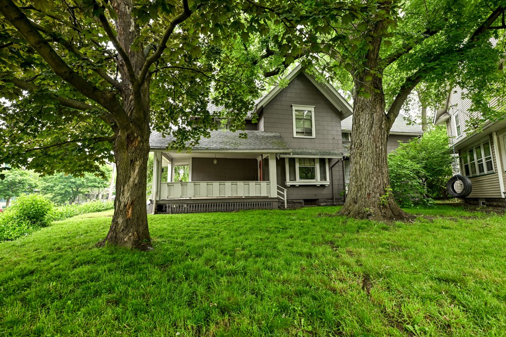 973 W Exchange Street, Akron, Ohio 44302, 4 Bedrooms Bedrooms, ,Residential Income,For Sale,Exchange Street,9067245