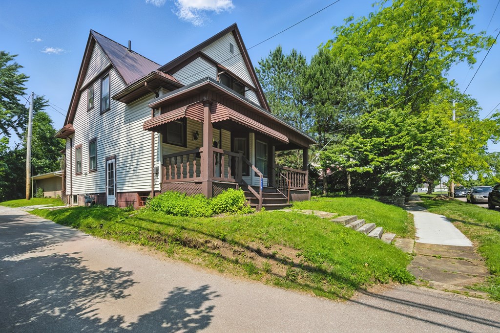316 Cherry Street, Galion, Ohio 44833, 3 Bedrooms Bedrooms, ,1 BathroomBathrooms,Residential,For Sale,Cherry Street,9067266