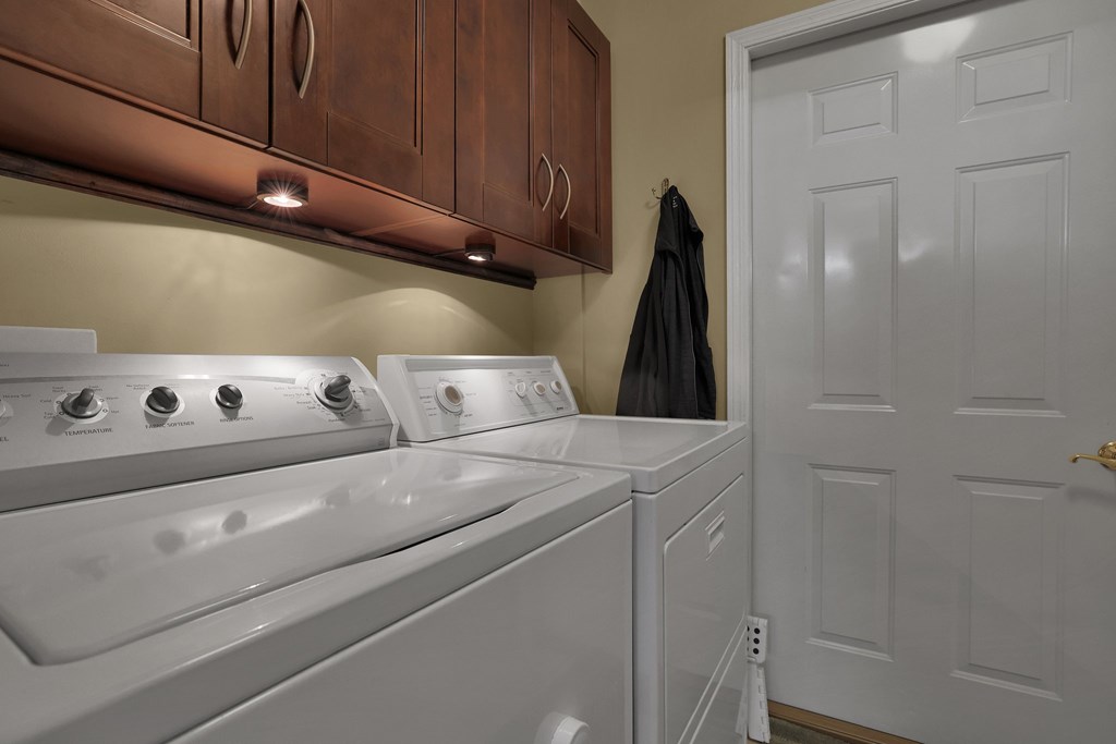 810 Whippoorwill Lane, Mansfield, Ohio 44906, 2 Bedrooms Bedrooms, ,2 BathroomsBathrooms,Residential,For Sale,Whippoorwill Lane,9067273