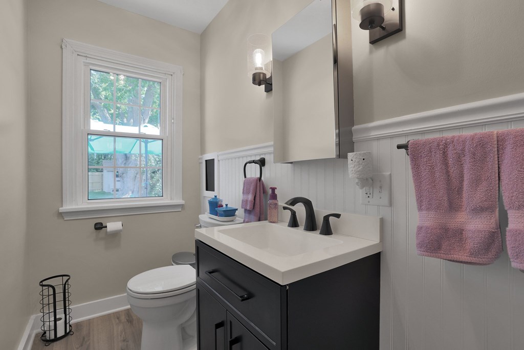 568 Glendale Boulevard, Mansfield, Ohio 44907, 3 Bedrooms Bedrooms, ,1 BathroomBathrooms,Residential,For Sale,Glendale Boulevard,9067284