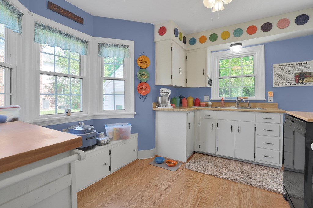 568 Glendale Boulevard, Mansfield, Ohio 44907, 3 Bedrooms Bedrooms, ,1 BathroomBathrooms,Residential,For Sale,Glendale Boulevard,9067284