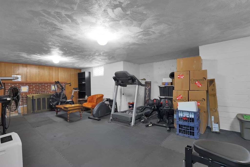 568 Glendale Boulevard, Mansfield, Ohio 44907, 3 Bedrooms Bedrooms, ,1 BathroomBathrooms,Residential,For Sale,Glendale Boulevard,9067284