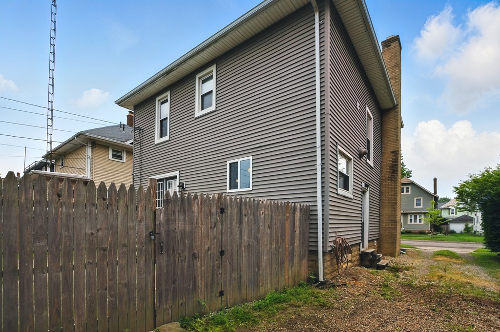 835 Roger Street, Bucyrus, Ohio 44820, 3 Bedrooms Bedrooms, ,1 BathroomBathrooms,Residential,For Sale,Roger Street,9067286