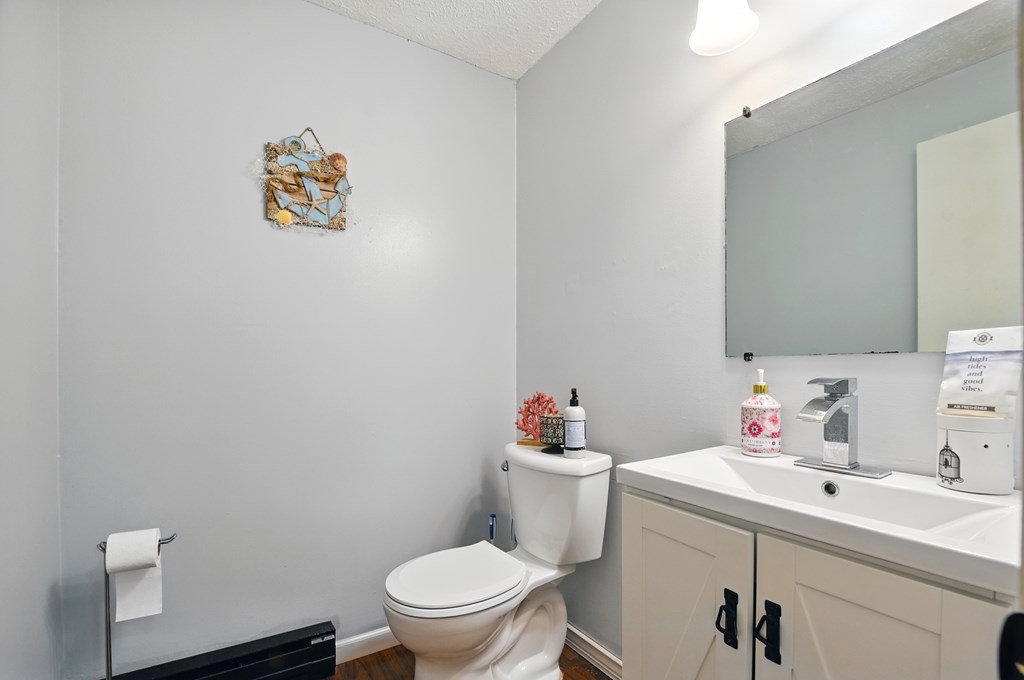 1053 Neil Circle North, Mansfield, Ohio 44903, 4 Bedrooms Bedrooms, ,2 BathroomsBathrooms,Residential,For Sale,Neil Circle North,9067289