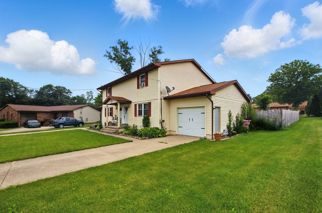 1053 Neil Circle North, Mansfield, Ohio 44903, 4 Bedrooms Bedrooms, ,2 BathroomsBathrooms,Residential,For Sale,Neil Circle North,9067289