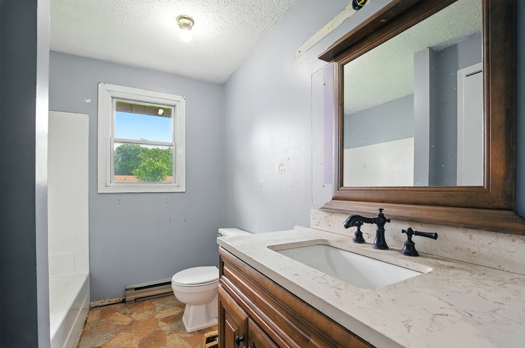 1053 Neil Circle North, Mansfield, Ohio 44903, 4 Bedrooms Bedrooms, ,2 BathroomsBathrooms,Residential,For Sale,Neil Circle North,9067289