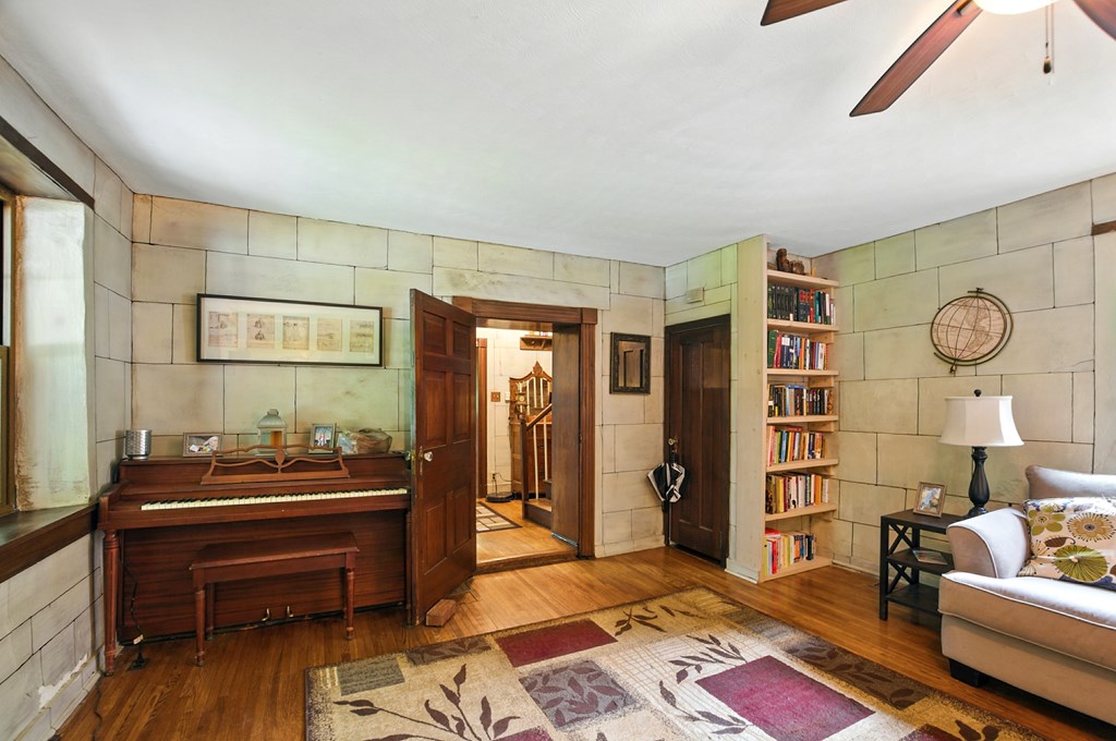 291 N Stewart Road, Mansfield, Ohio 44905, 6 Bedrooms Bedrooms, ,4 BathroomsBathrooms,Residential,For Sale,Stewart Road,9067300