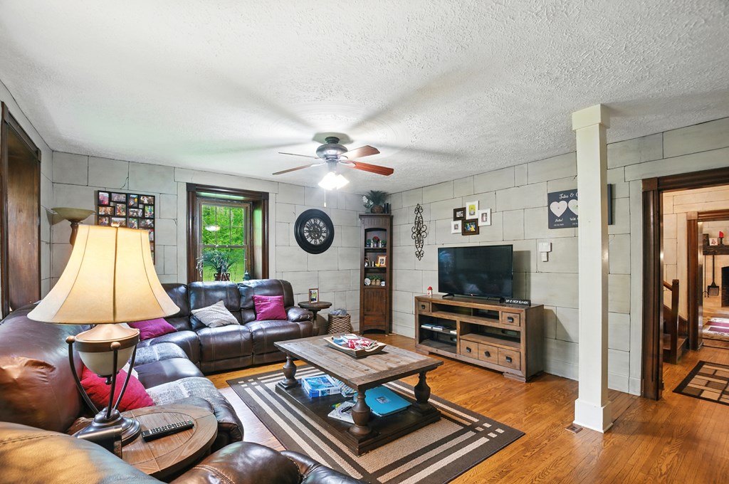 291 N Stewart Road, Mansfield, Ohio 44905, 6 Bedrooms Bedrooms, ,4 BathroomsBathrooms,Residential,For Sale,Stewart Road,9067300