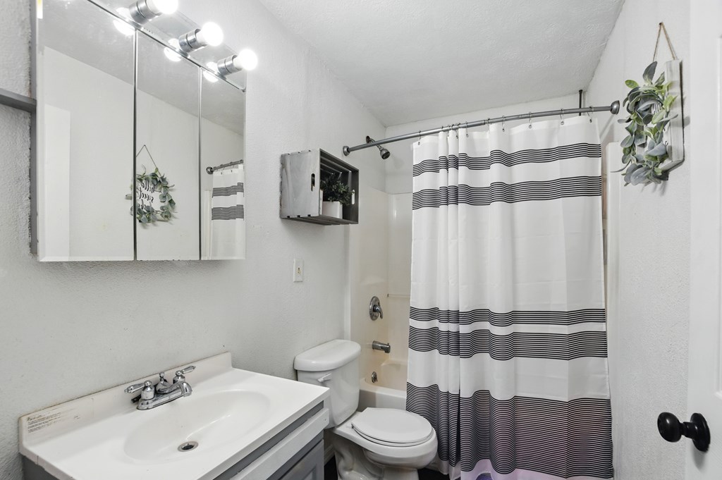 1390 Bellefontaine Avenue, Marion, Ohio 43302, 3 Bedrooms Bedrooms, ,3 BathroomsBathrooms,Residential,For Sale,Bellefontaine Avenue,9067302