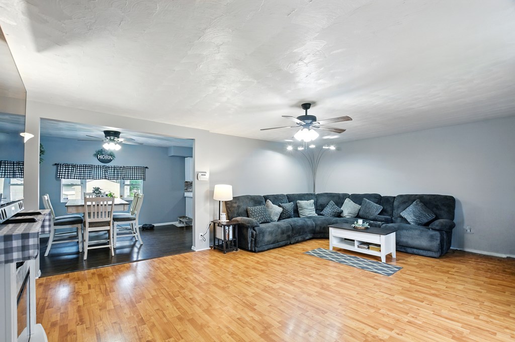 1390 Bellefontaine Avenue, Marion, Ohio 43302, 3 Bedrooms Bedrooms, ,3 BathroomsBathrooms,Residential,For Sale,Bellefontaine Avenue,9067302
