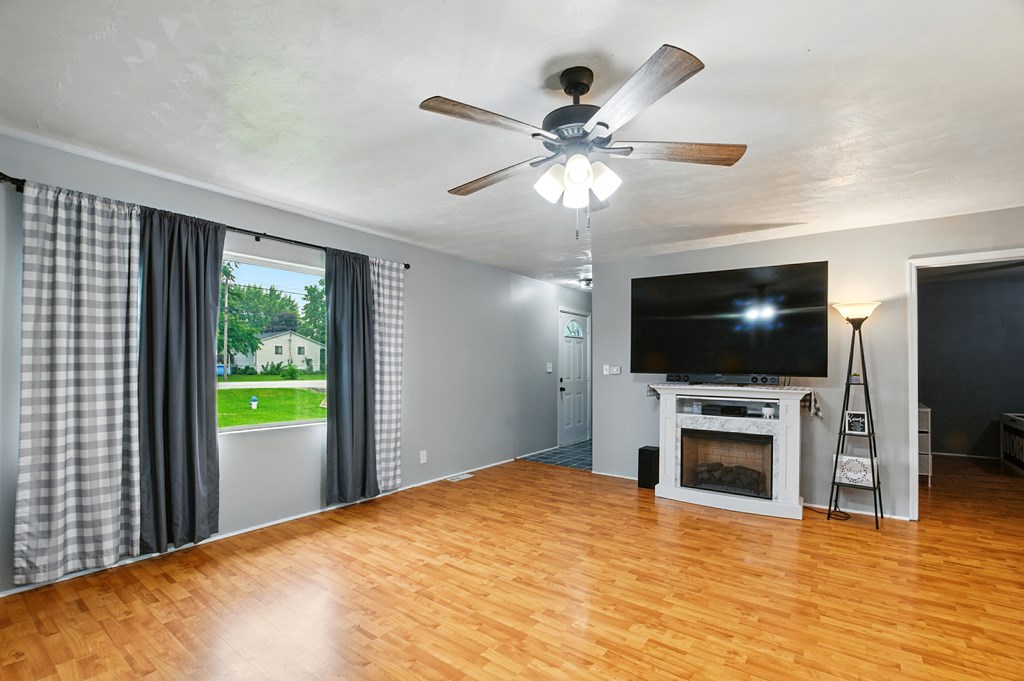 1390 Bellefontaine Avenue, Marion, Ohio 43302, 3 Bedrooms Bedrooms, ,3 BathroomsBathrooms,Residential,For Sale,Bellefontaine Avenue,9067302