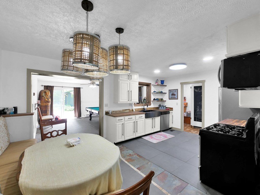 800 S Spring Road, Westerville, Ohio 43081, 5 Bedrooms Bedrooms, ,2 BathroomsBathrooms,Residential,For Sale,Spring Road,9067301