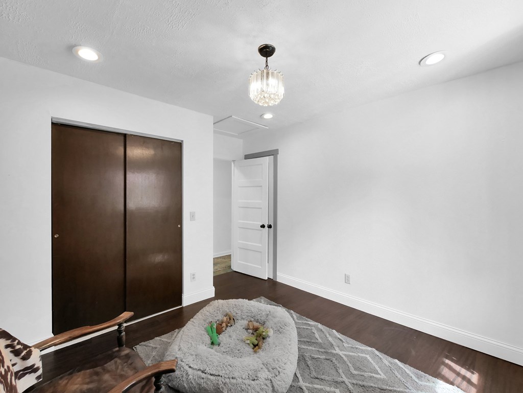 800 S Spring Road, Westerville, Ohio 43081, 5 Bedrooms Bedrooms, ,2 BathroomsBathrooms,Residential,For Sale,Spring Road,9067301