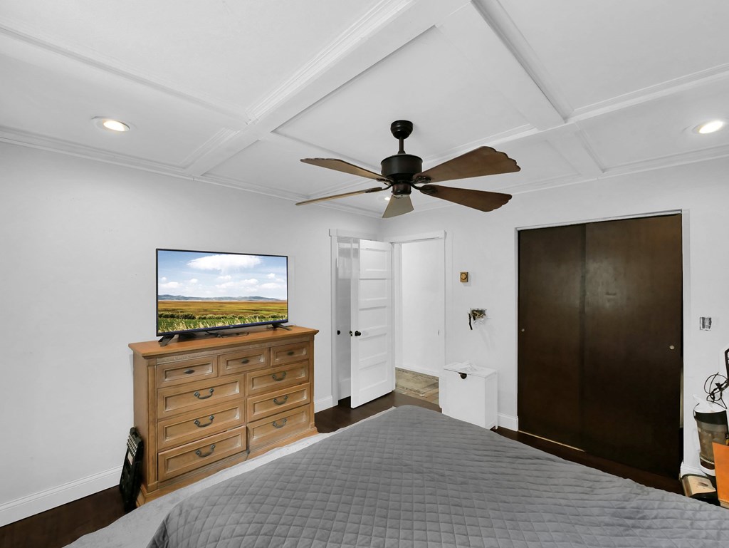 800 S Spring Road, Westerville, Ohio 43081, 5 Bedrooms Bedrooms, ,2 BathroomsBathrooms,Residential,For Sale,Spring Road,9067301