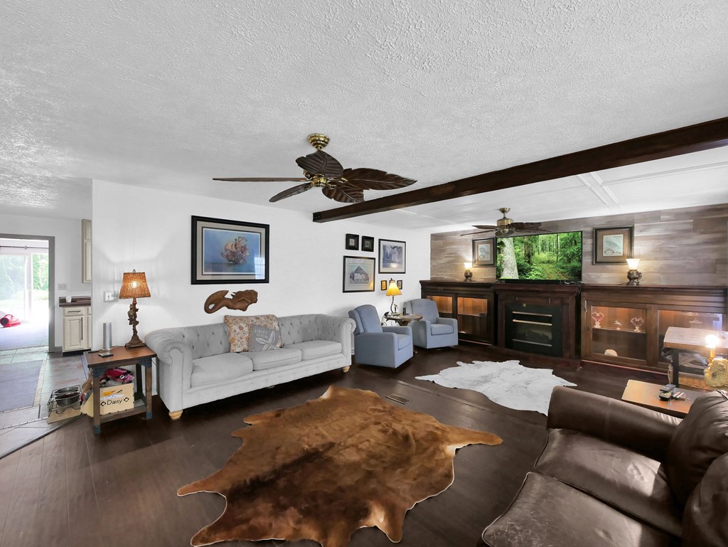 800 S Spring Road, Westerville, Ohio 43081, 5 Bedrooms Bedrooms, ,2 BathroomsBathrooms,Residential,For Sale,Spring Road,9067301