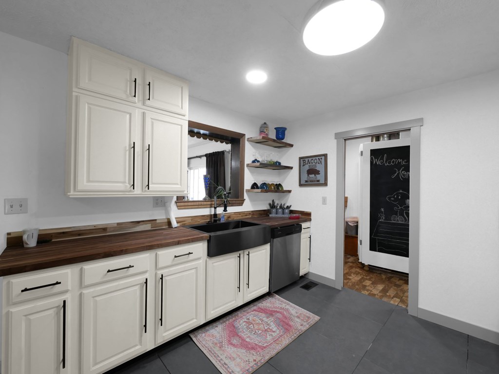 800 S Spring Road, Westerville, Ohio 43081, 5 Bedrooms Bedrooms, ,2 BathroomsBathrooms,Residential,For Sale,Spring Road,9067301