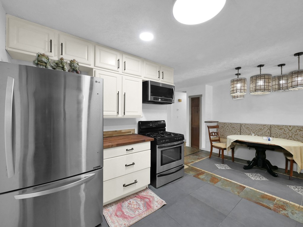 800 S Spring Road, Westerville, Ohio 43081, 5 Bedrooms Bedrooms, ,2 BathroomsBathrooms,Residential,For Sale,Spring Road,9067301