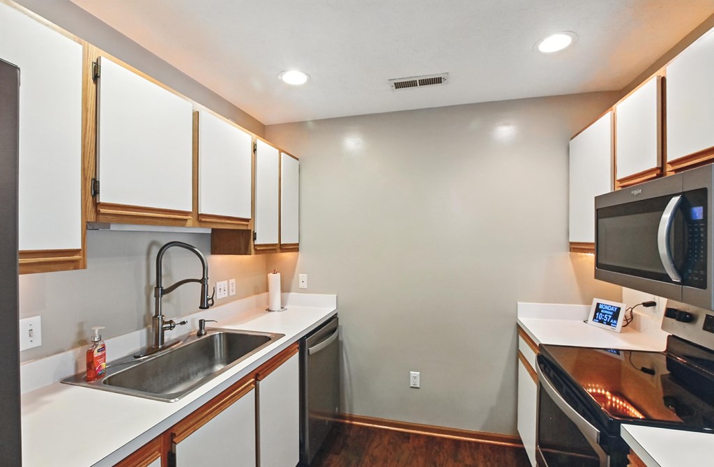 727 Villa Drive, Ontario, Ohio 44906, 2 Bedrooms Bedrooms, ,2 BathroomsBathrooms,Residential,For Sale,Villa Drive,9067311
