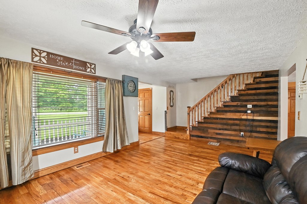 4544 Hook Road, Crestline, Ohio 44827, 4 Bedrooms Bedrooms, ,2 BathroomsBathrooms,Residential,For Sale,Hook Road,9067323