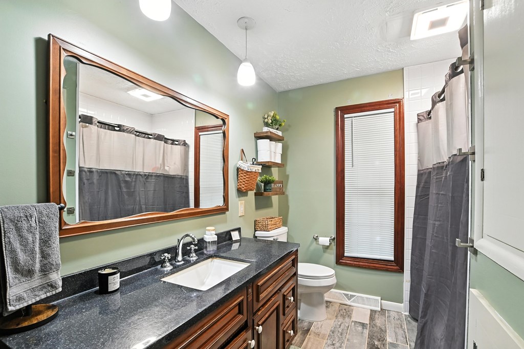 290 Oxford Road, Lexington, Ohio 44904, 3 Bedrooms Bedrooms, ,1 BathroomBathrooms,Residential,For Sale,Oxford Road,9067345
