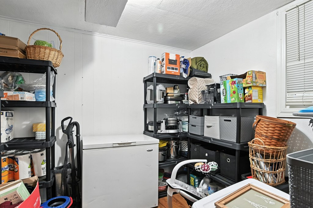 290 Oxford Road, Lexington, Ohio 44904, 3 Bedrooms Bedrooms, ,1 BathroomBathrooms,Residential,For Sale,Oxford Road,9067345