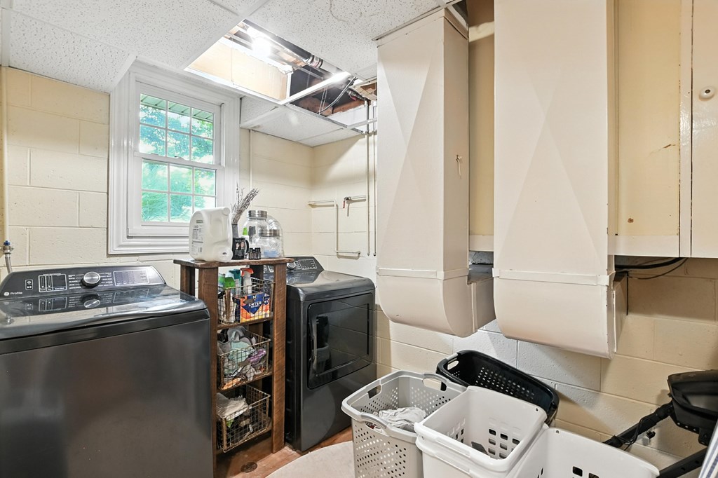 290 Oxford Road, Lexington, Ohio 44904, 3 Bedrooms Bedrooms, ,1 BathroomBathrooms,Residential,For Sale,Oxford Road,9067345