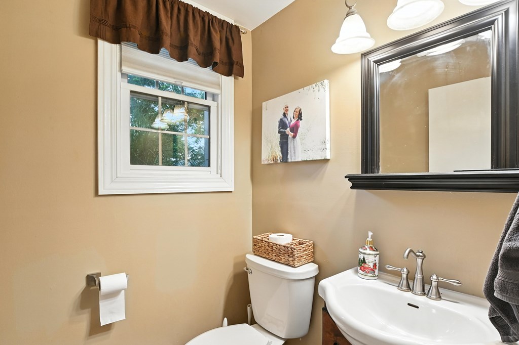 290 Oxford Road, Lexington, Ohio 44904, 3 Bedrooms Bedrooms, ,1 BathroomBathrooms,Residential,For Sale,Oxford Road,9067345