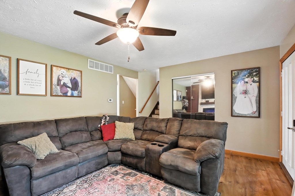 290 Oxford Road, Lexington, Ohio 44904, 3 Bedrooms Bedrooms, ,1 BathroomBathrooms,Residential,For Sale,Oxford Road,9067345