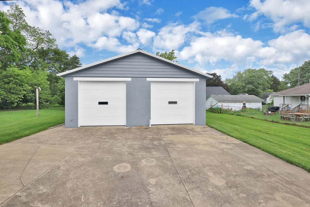 283 Reform Street, Mansfield, Ohio 44902, 2 Bedrooms Bedrooms, ,1 BathroomBathrooms,Residential,For Sale,Reform Street,9067359