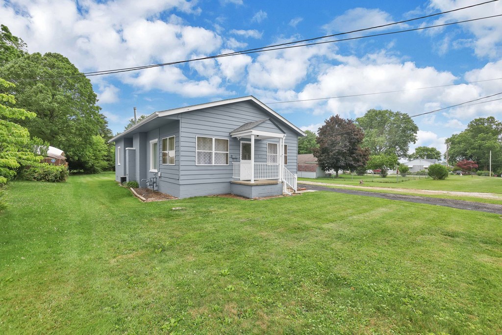 283 Reform Street, Mansfield, Ohio 44902, 2 Bedrooms Bedrooms, ,1 BathroomBathrooms,Residential,For Sale,Reform Street,9067359